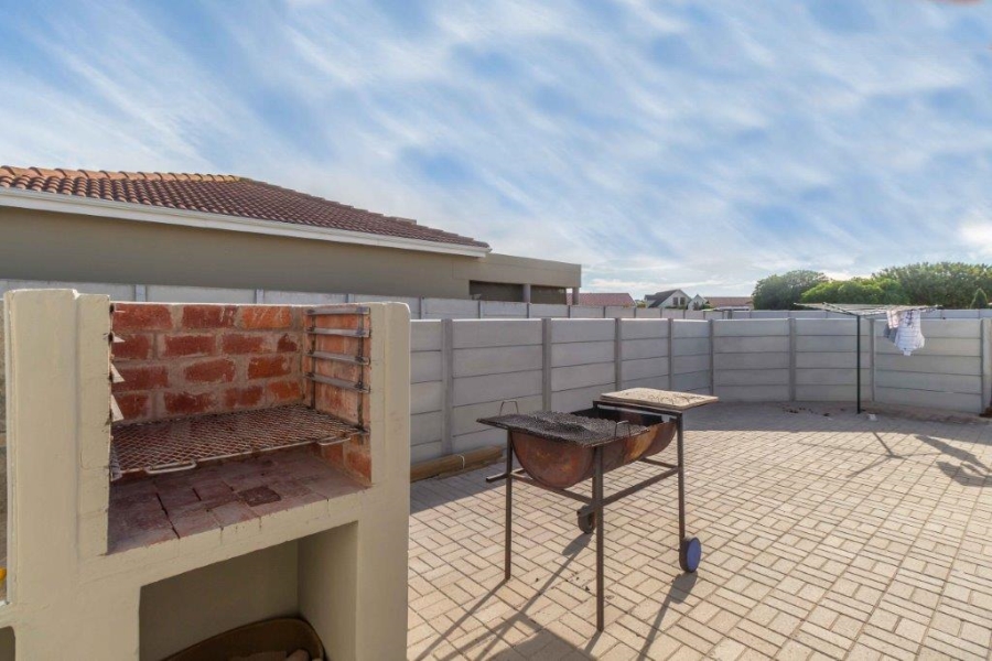2 Bedroom Property for Sale in Velddrif Western Cape